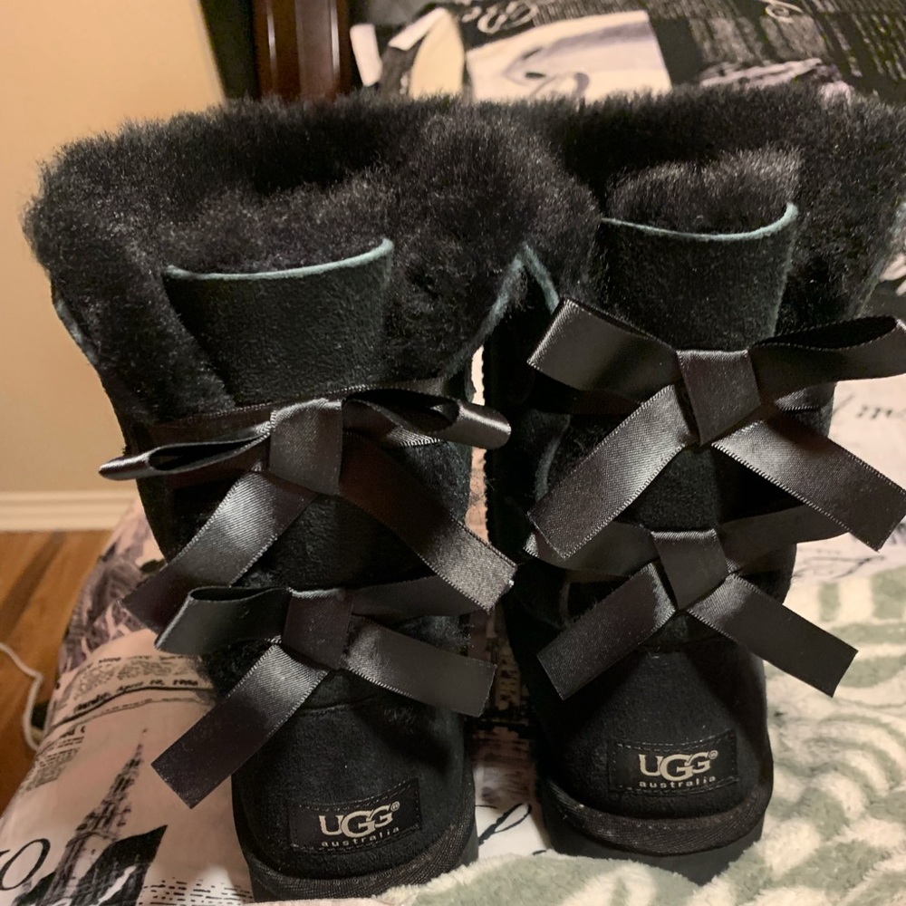 Black Uggs